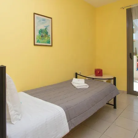Nyaraló Akrogiali Villas *