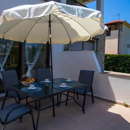 Akrogiali Villas *