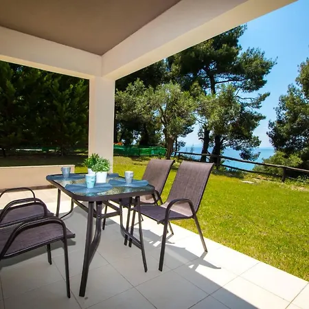 Akrogiali Villas * Poszídi