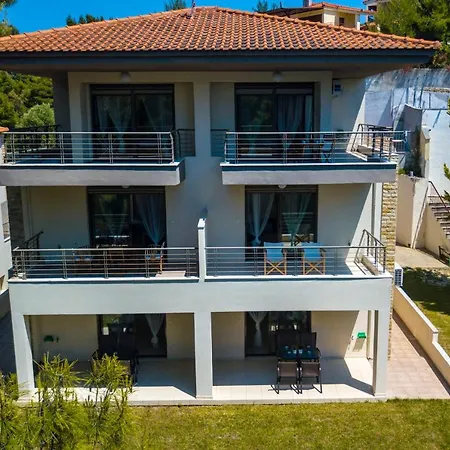 Nyaraló Akrogiali Villas